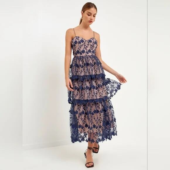 Endless Rose‎ Lace Dress - Picture 4 of 12